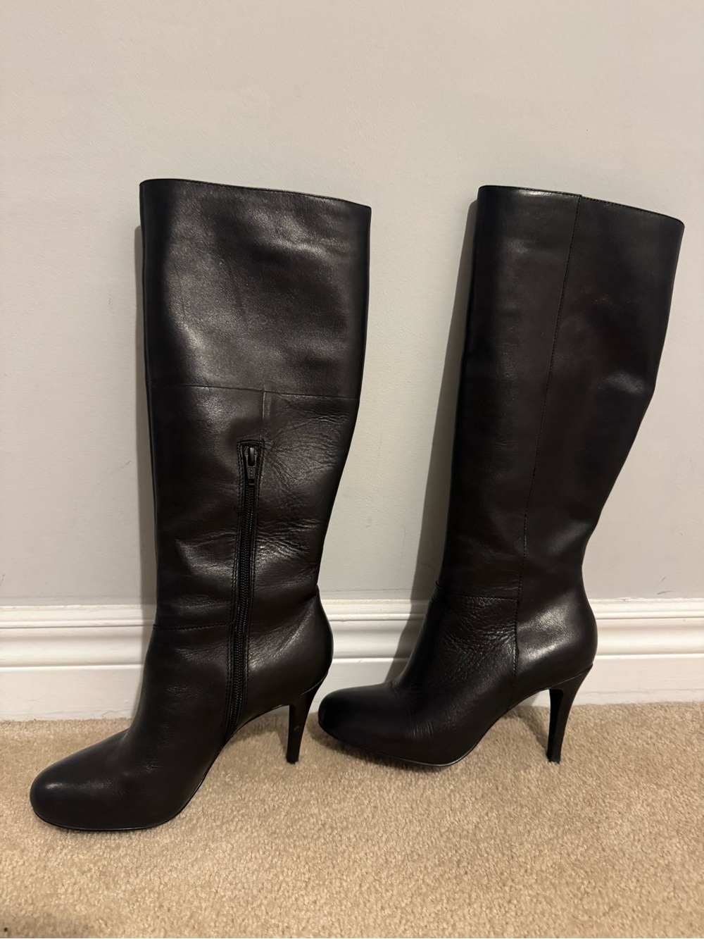 Elegant Black Leather Knee-High Boots Size 6.5